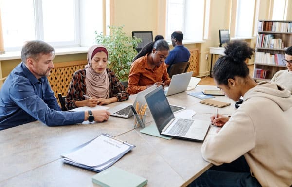 A campus where diverse values ​​intersect.